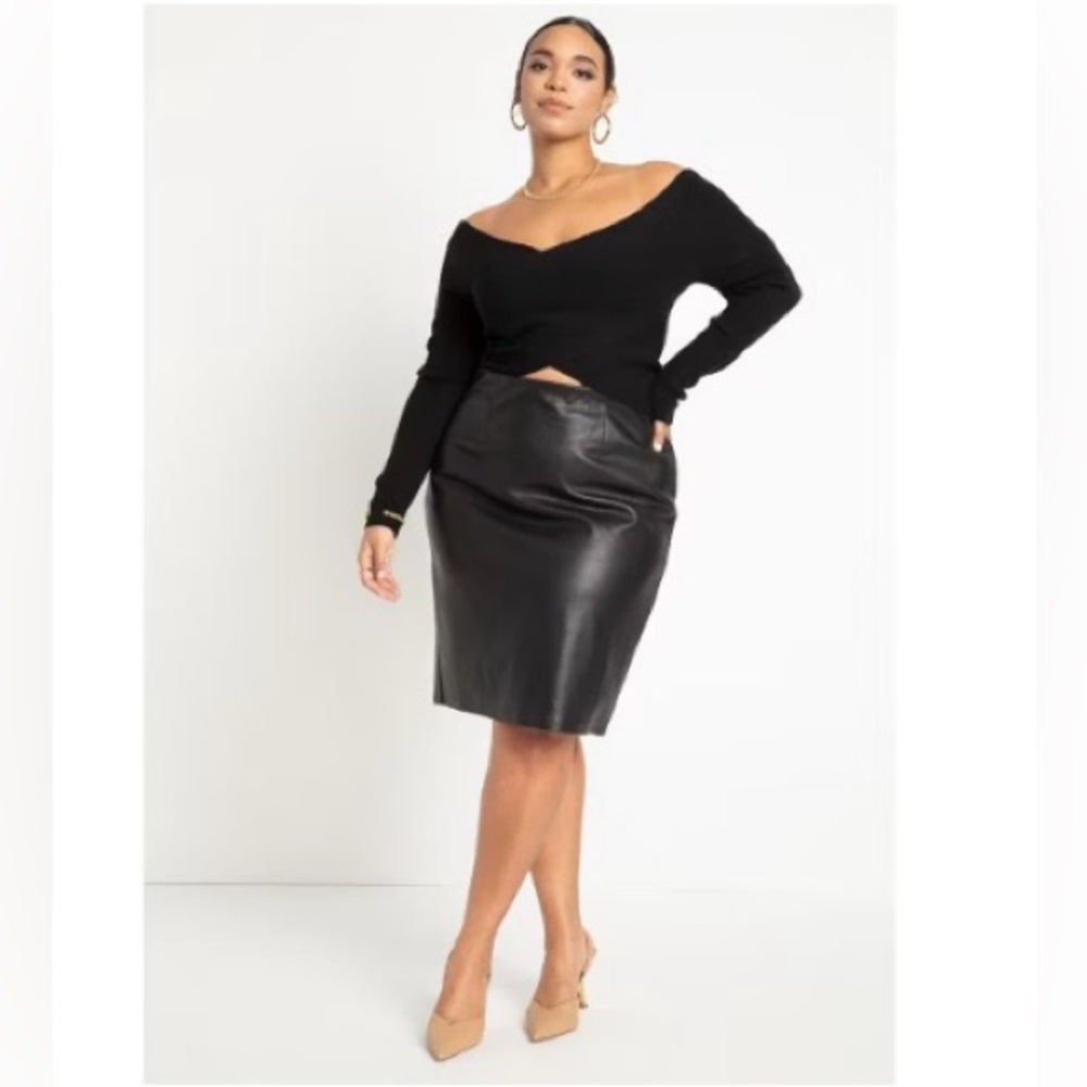 ELOQUII Women's Plus Size Wrap Front Cropped Sweater Black Size 26/28